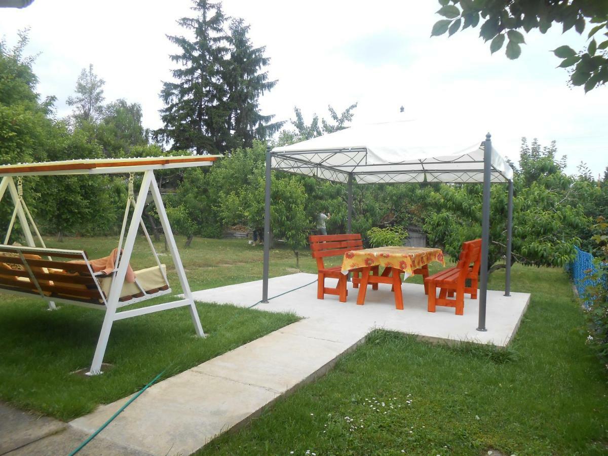 Appartement Nora Apartman à Balatonfůzfő Extérieur photo