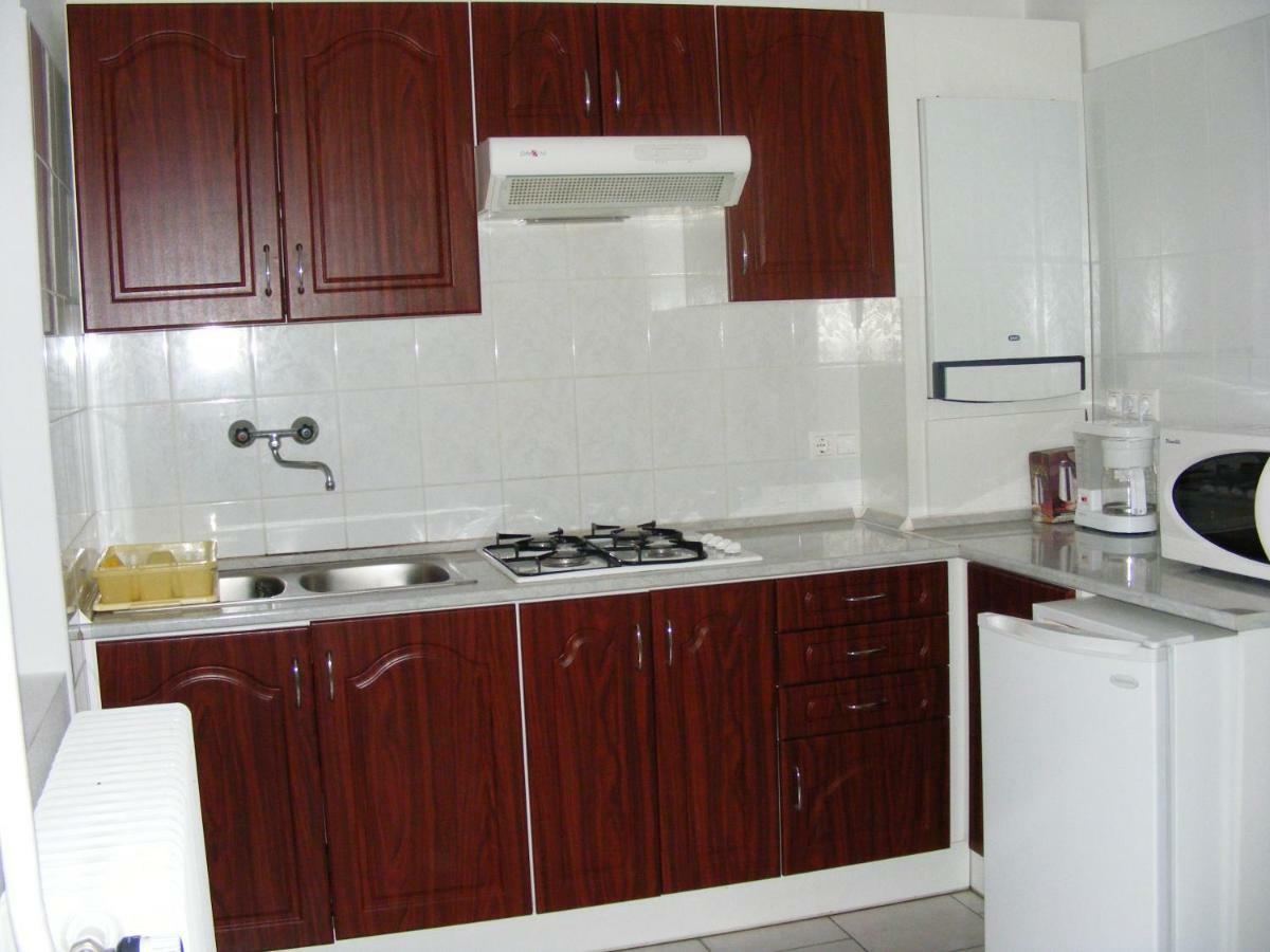 Appartement Nora Apartman à Balatonfůzfő Extérieur photo